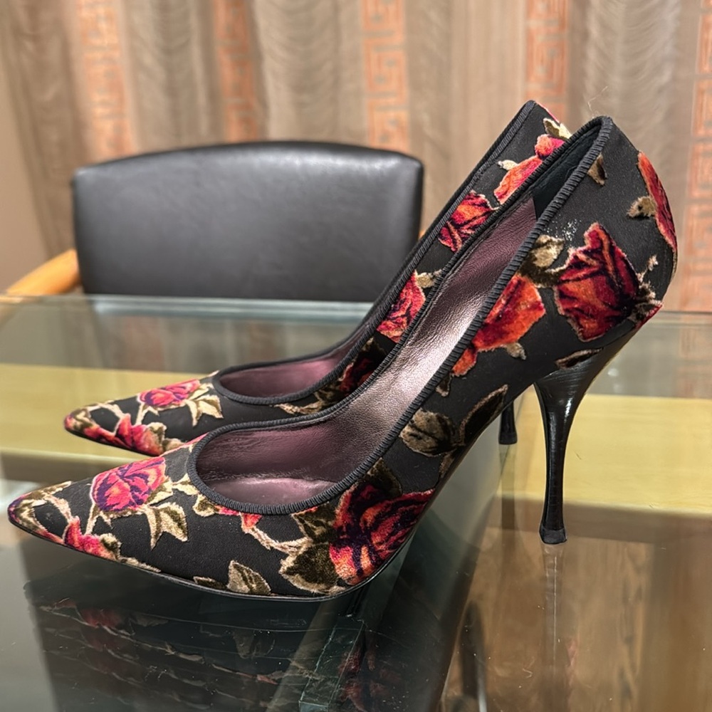 BNWT CASADEI VELOUR 🥀 PUMP - Picture 6 of 11